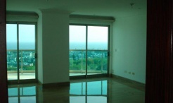 Condo in High Rise on  Av. Anacaona